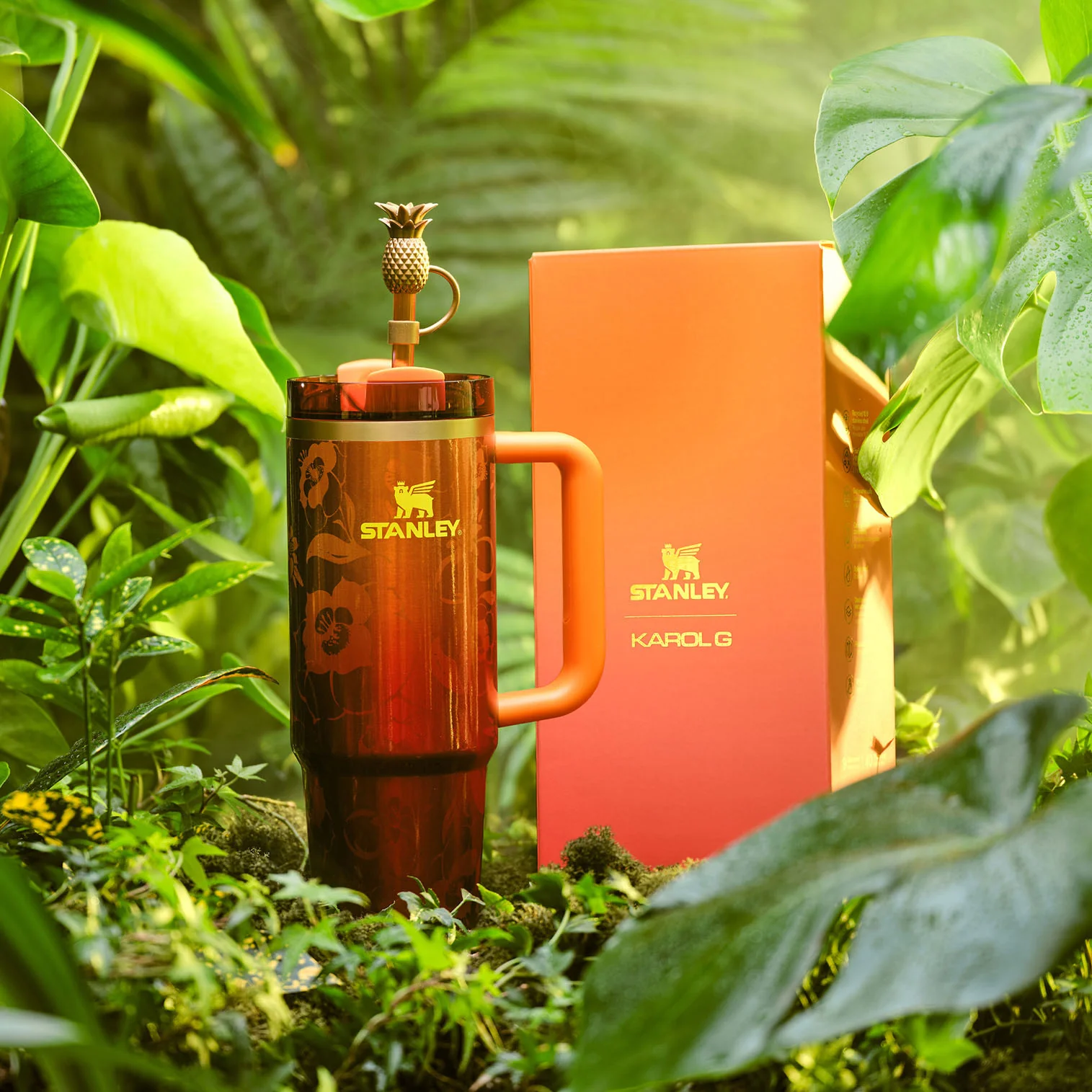 Stanley 1913 x Karol G Quencher® H2.0 FlowState™ Tumbler | 0.89L - Image 9
